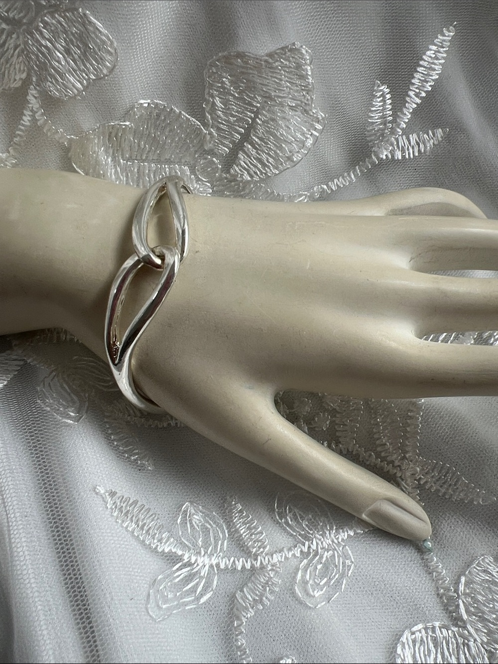 Silver Open Loop Bracelet - Sleek Women’s Bracelet
